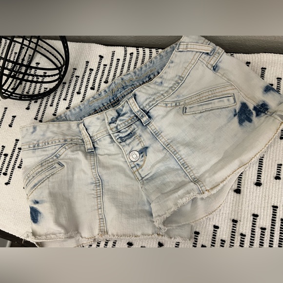 Premium Vanity Collection Juniors Shorty Shorts with Decorative Back Pockets - Picture 2 of 13